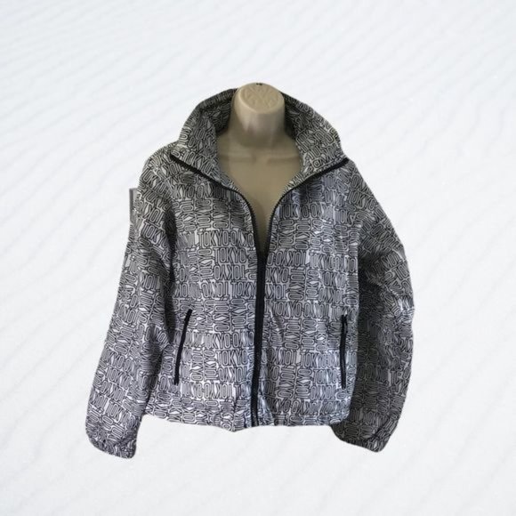 🎉 3 for $15 NWOT Forever 21 Tokyo Windbreaker Light Jacket Size Small - Picture 1 of 4